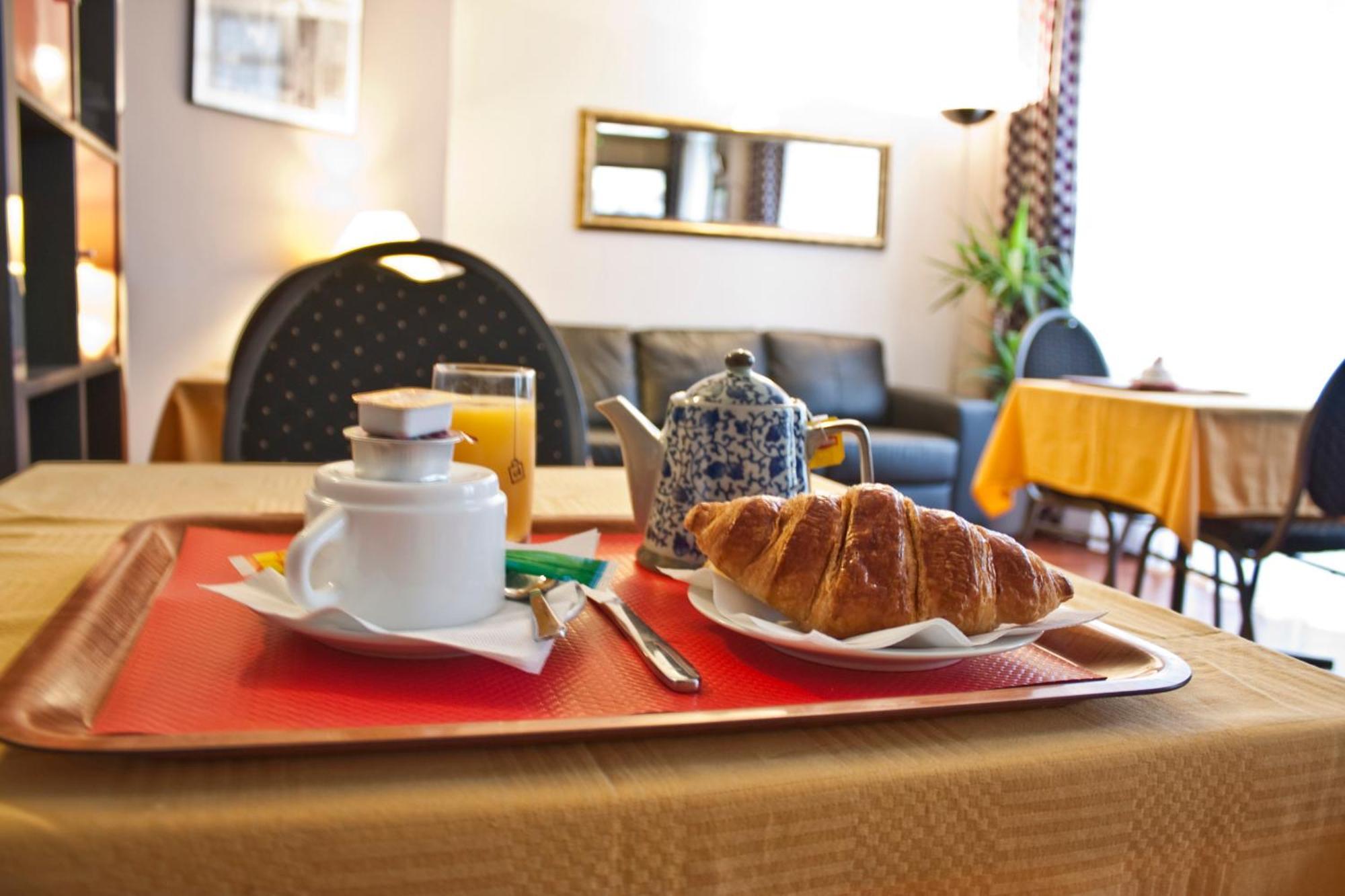 Hotel Hippodrome Paris