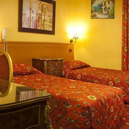Hippodrome Hotel 2*