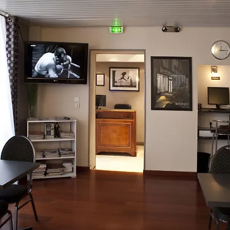 Hippodrome Hotel 2*