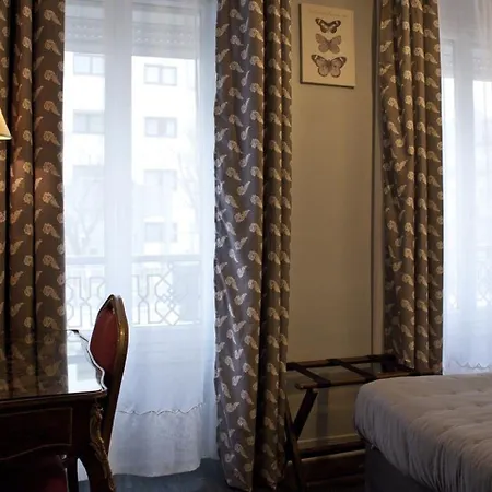 Hippodrome Hotel 2*